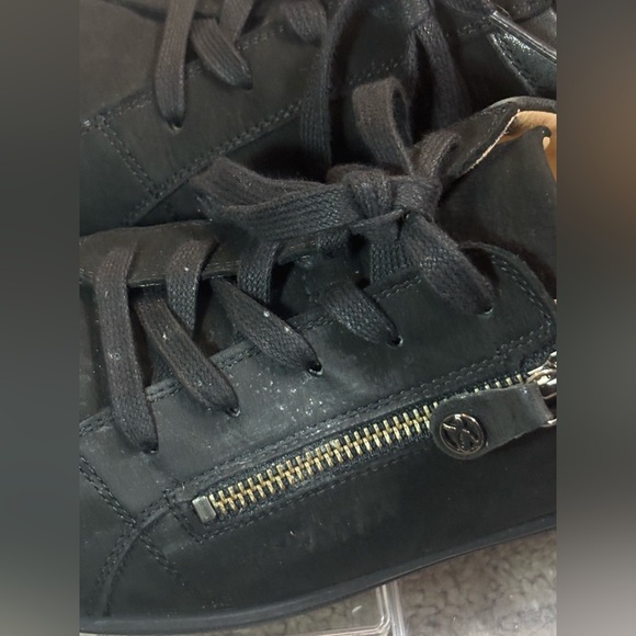 Women's Black Casual Sneakers with Side Zipper - Picture 11 of 12